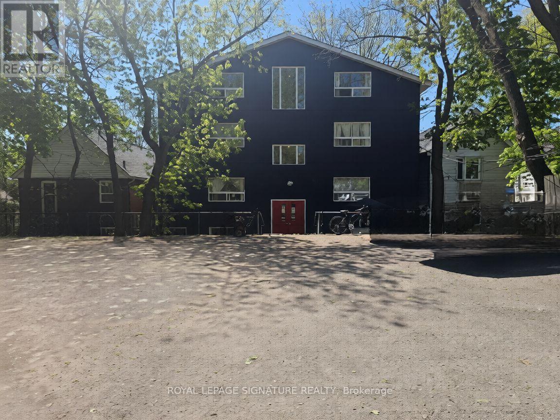 2 - 10 Ivy Avenue, Toronto, Ontario  M4L 2H7 - Photo 2 - E13417686