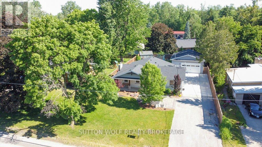 251 Front Street E, Strathroy-Caradoc, Ontario  N7G 1Z2 - Photo 1 - X13418742