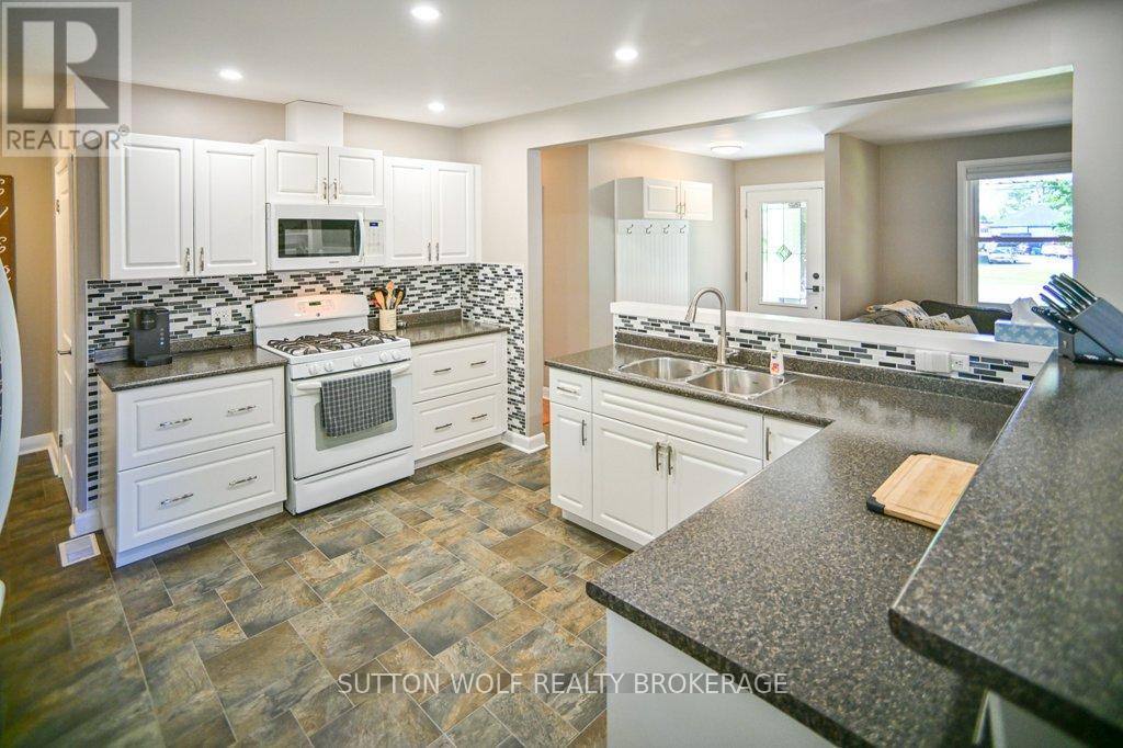 251 Front Street E, Strathroy-Caradoc, Ontario  N7G 1Z2 - Photo 11 - X13418742
