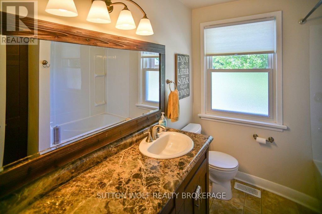 251 Front Street E, Strathroy-Caradoc, Ontario  N7G 1Z2 - Photo 15 - X13418742