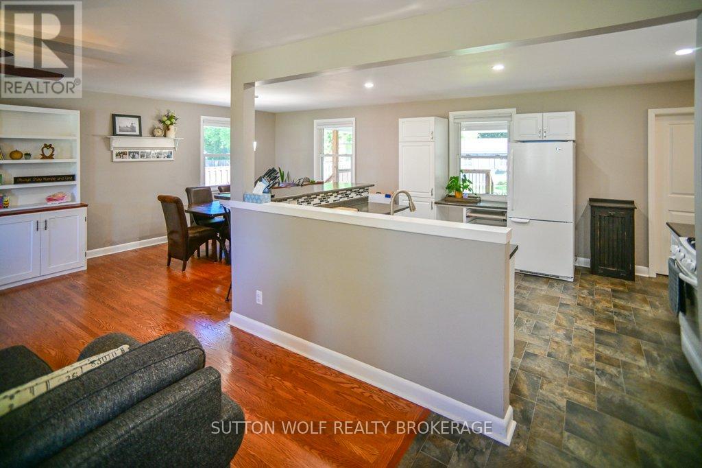 251 Front Street E, Strathroy-Caradoc, Ontario  N7G 1Z2 - Photo 4 - X13418742