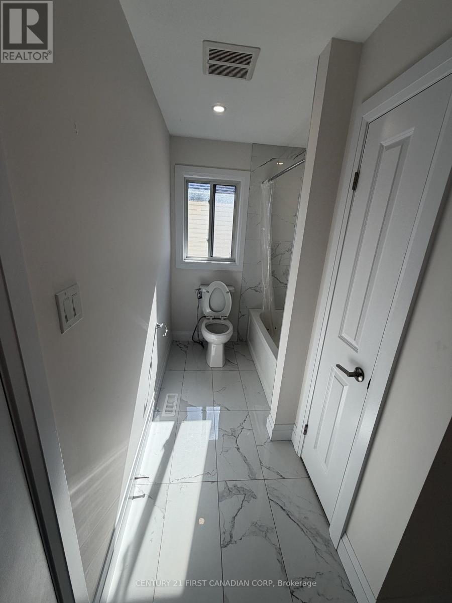 Upper - 2910 Biddulph Street, London South, Ontario  N6L 0A8 - Photo 17 - X13418788