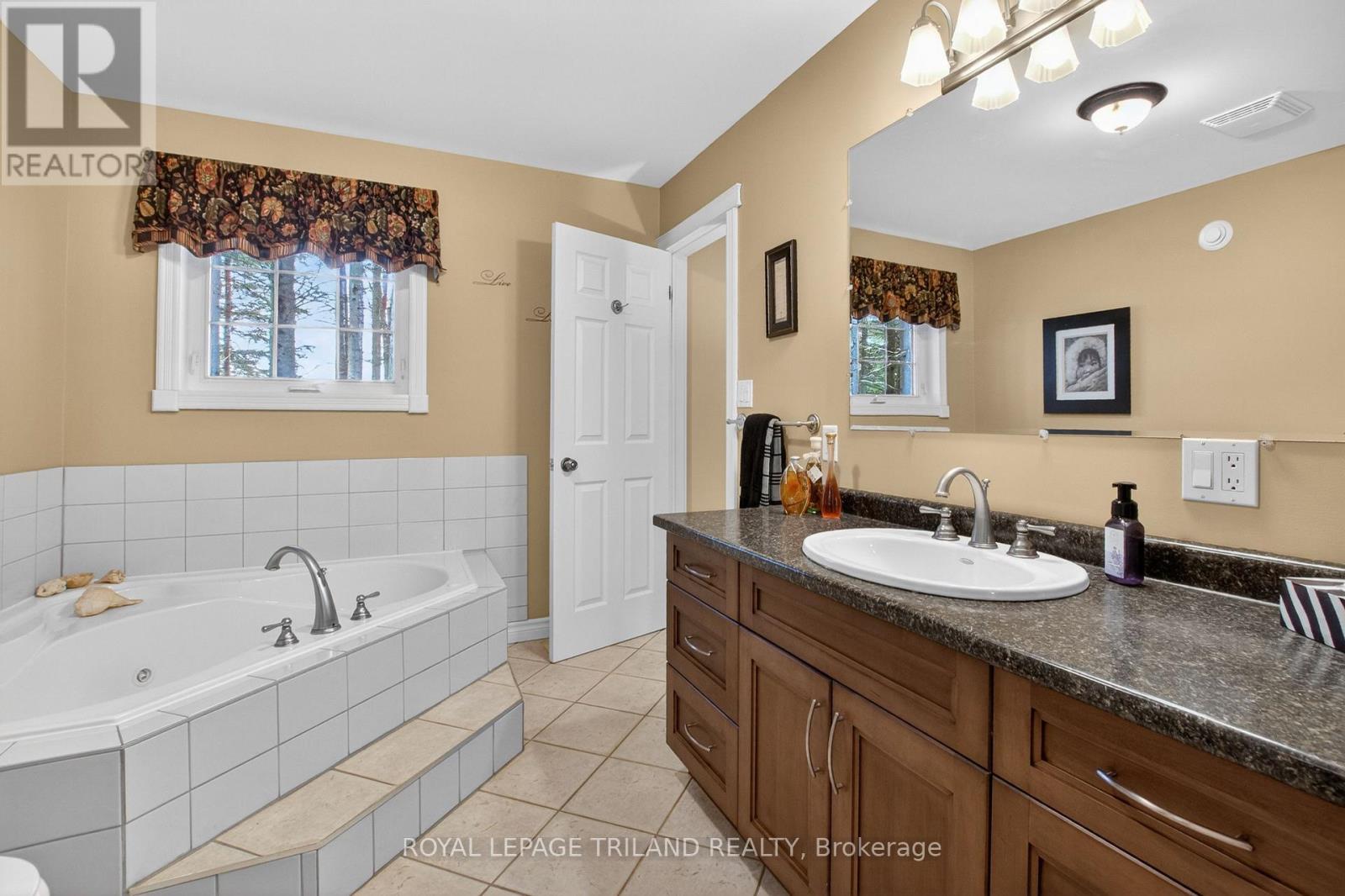 51274 Calton Line Lane, Malahide, Ontario  N5H 2R5 - Photo 20 - X13418828