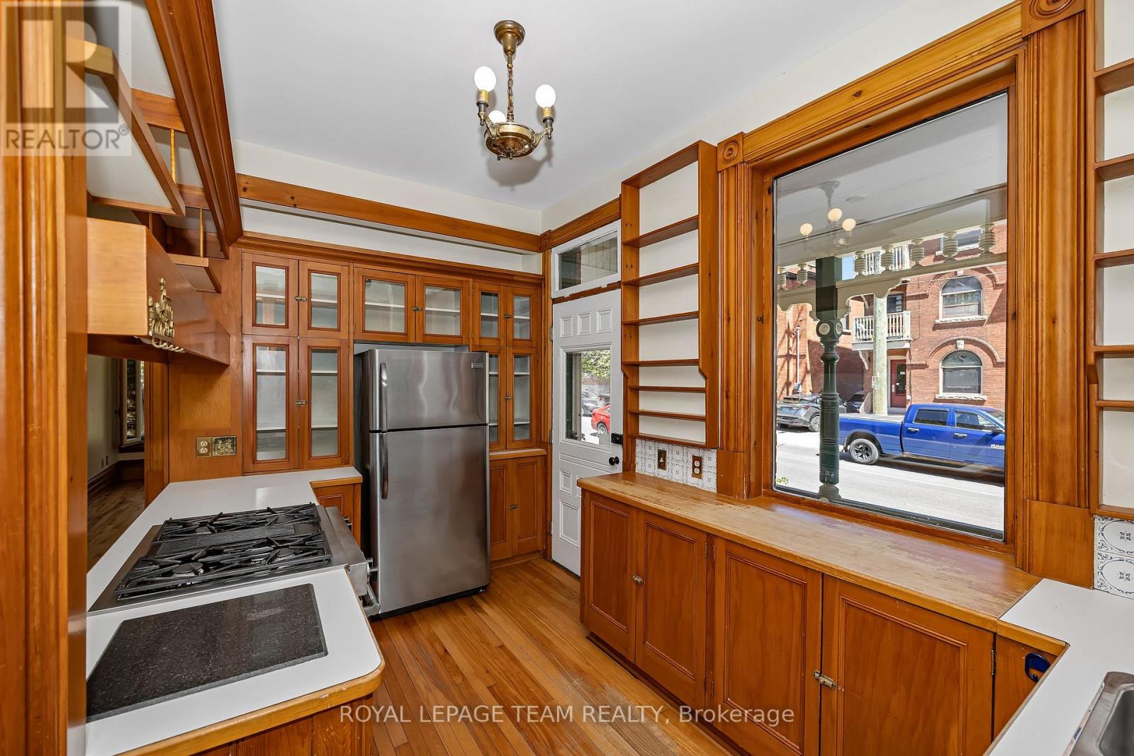 537 Gilmour Street, Ottawa, Ontario  K1R 5L5 - Photo 11 - X13418814