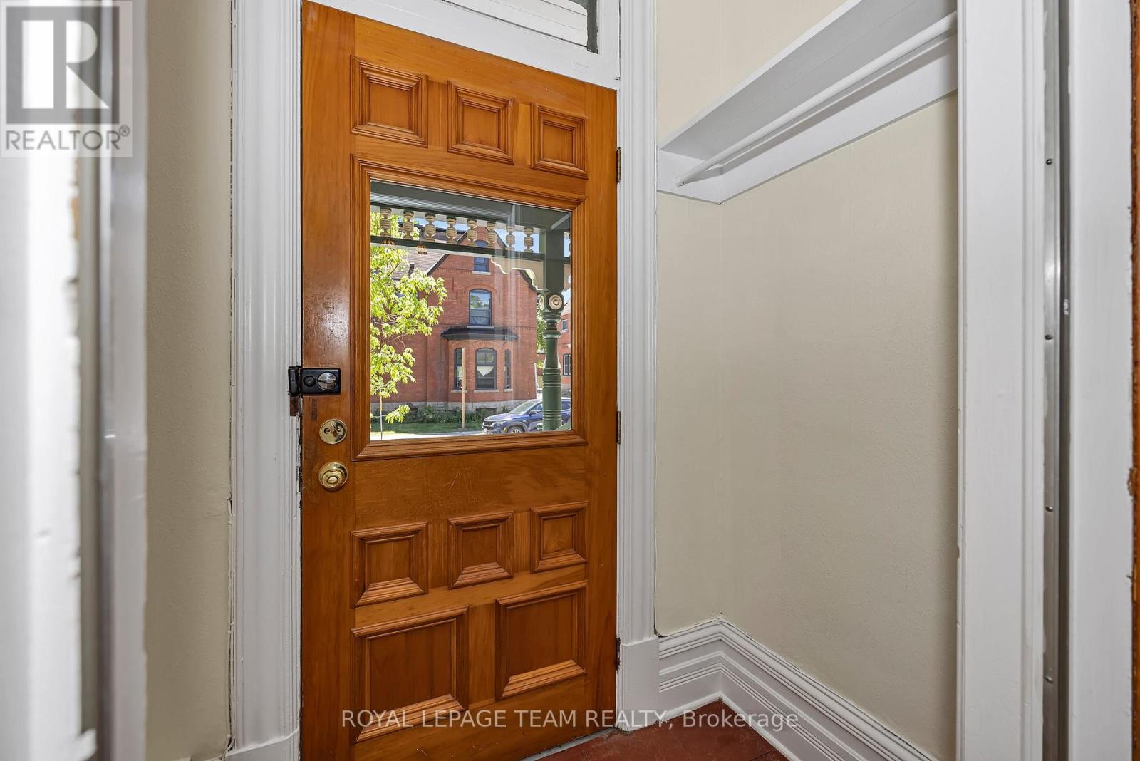537 Gilmour Street, Ottawa, Ontario  K1R 5L5 - Photo 5 - X13418814