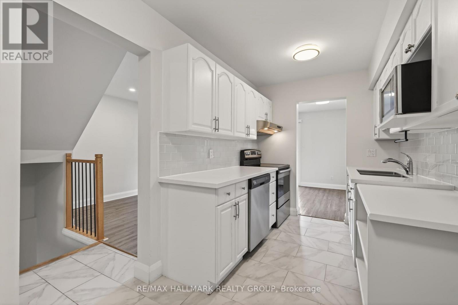 1551 Hoskins Crescent, Ottawa, Ontario  K1C 2G3 - Photo 9 - X13418894