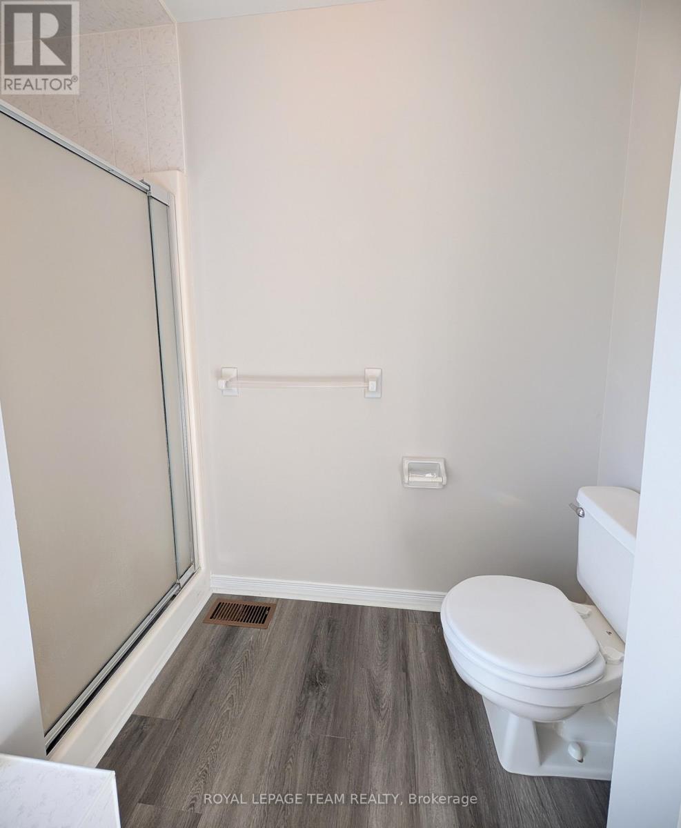 90 Moresby Drive, Ottawa, Ontario  K2M 2J6 - Photo 6 - X12915042