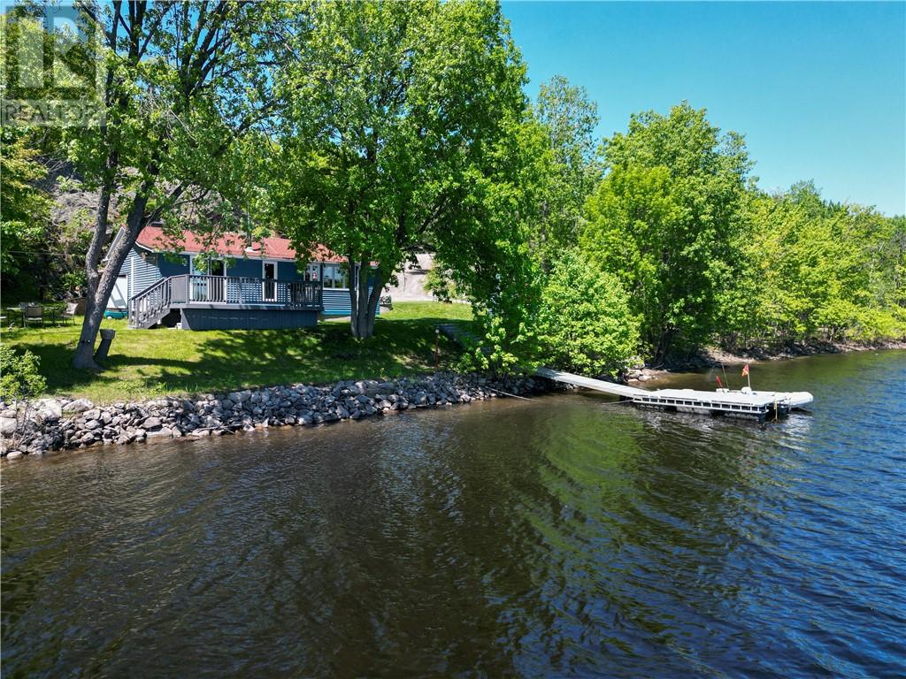 30 Anna Road, Whitefish, Ontario  P0M 3E0 - Photo 2 - 2127800