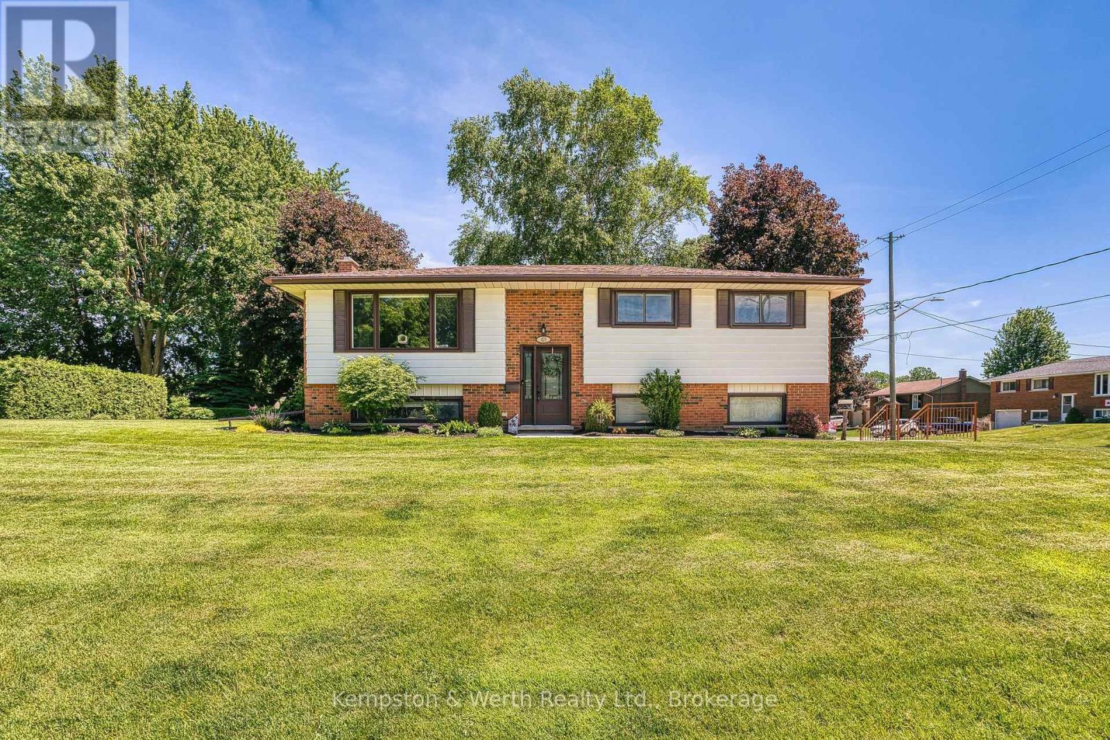 428 BOYNE AVENUE, North Perth, Ontario