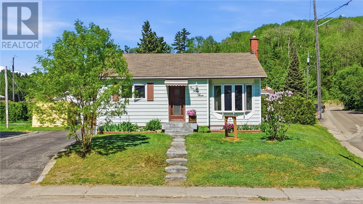 143 First Avenue N, Levack, Ontario  P0M 2C0 - Photo 1 - 2128412