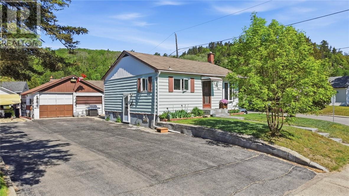 143 First Avenue N, Levack, Ontario  P0M 2C0 - Photo 2 - 2128412