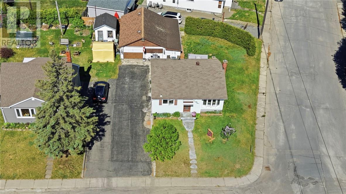 143 First Avenue N, Levack, Ontario  P0M 2C0 - Photo 3 - 2128412