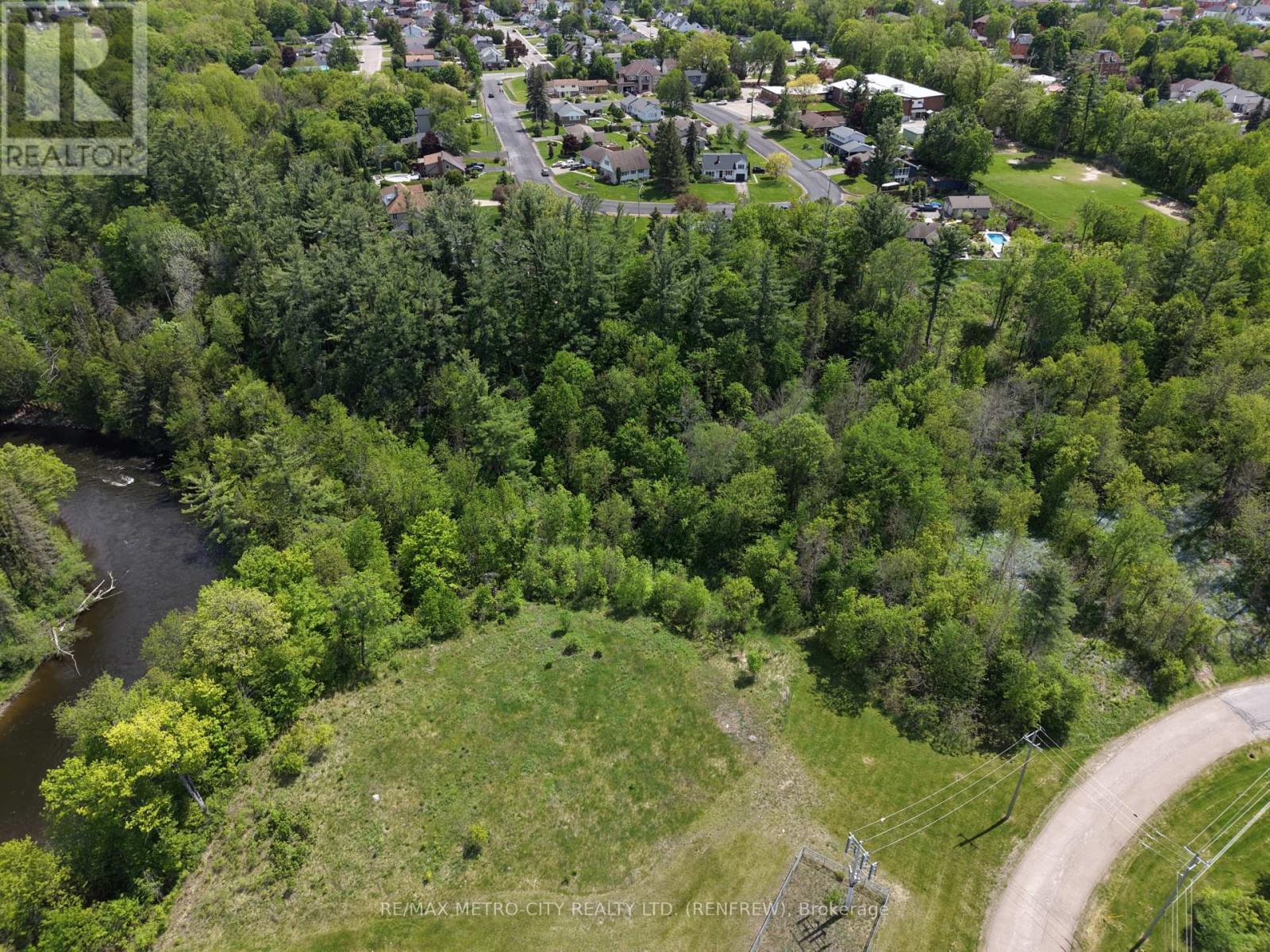 LOT 1 MUTUAL AVENUE, Renfrew, Ontario