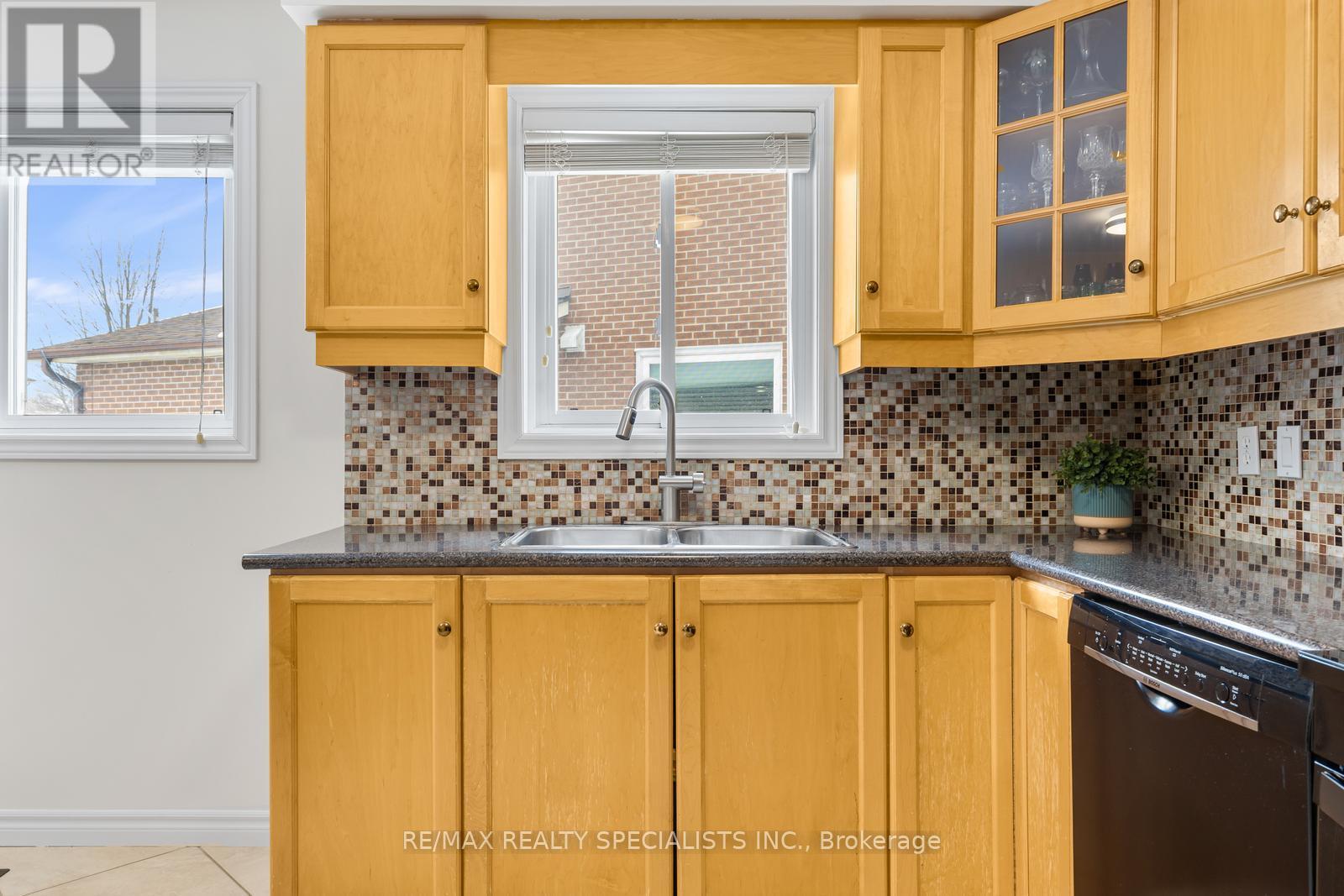 100 Princeton Terrace, Brampton, Ontario  L6S 3S9 - Photo 15 - W13418724