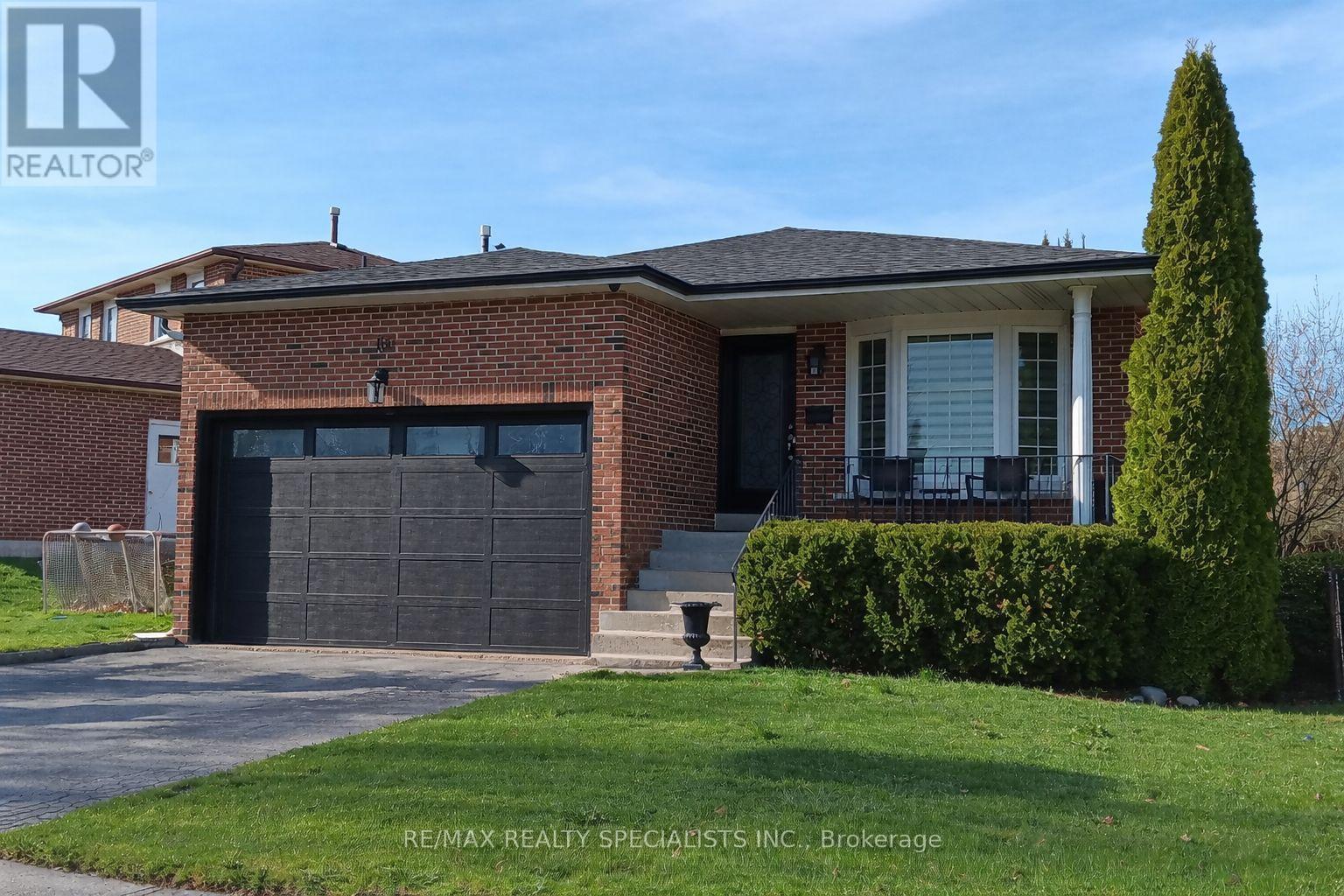 100 Princeton Terrace, Brampton, Ontario  L6S 3S9 - Photo 2 - W13418724