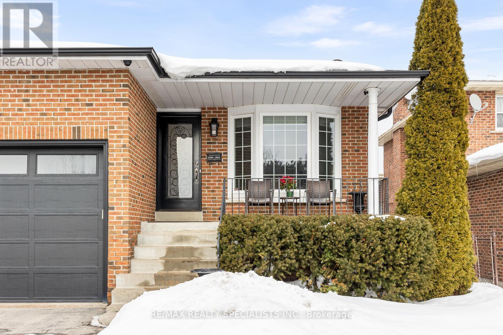 100 Princeton Terrace, Brampton, Ontario  L6S 3S9 - Photo 4 - W13418724