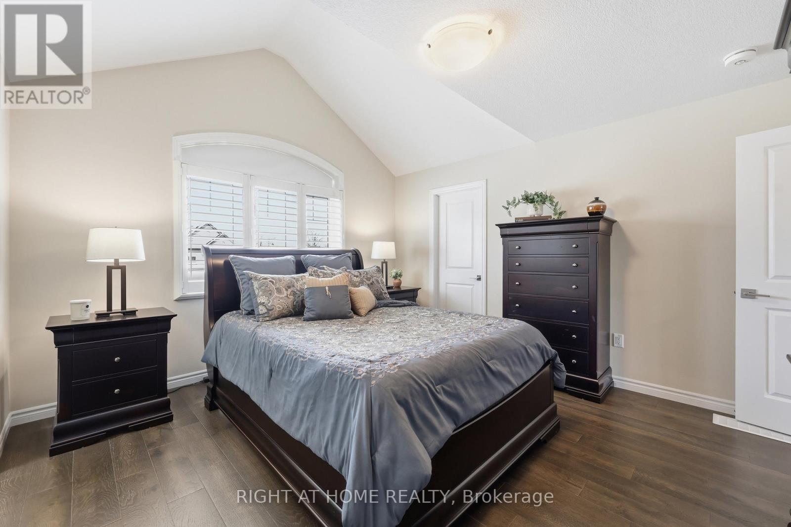 33 Vic Chambers Place, Brant, Ontario  N3L 0E6 - Photo 17 - X13418786