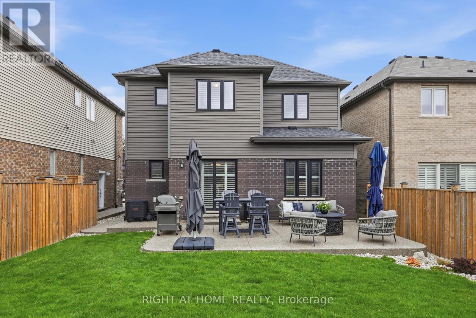 33 Vic Chambers Place, Brant, Ontario  N3L 0E6 - Photo 28 - X13418786