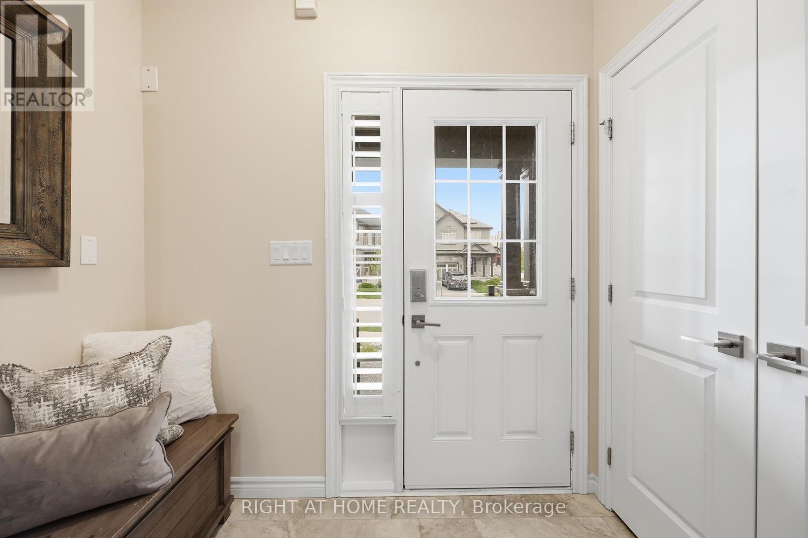 33 Vic Chambers Place, Brant, Ontario  N3L 0E6 - Photo 3 - X13418786