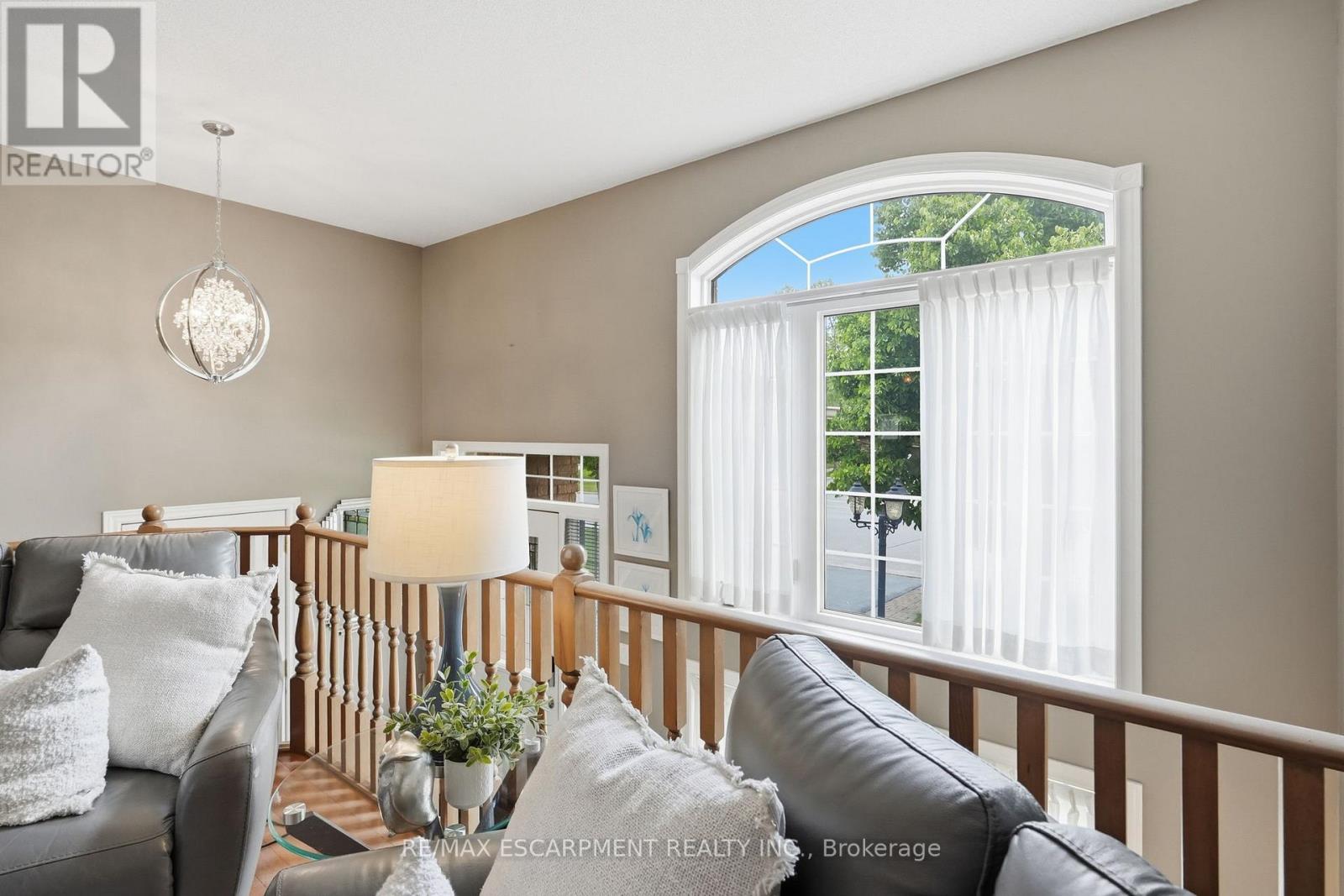 4869 Cherrywood Drive, Lincoln, Ontario  L3J 0G3 - Photo 2 - X13418882