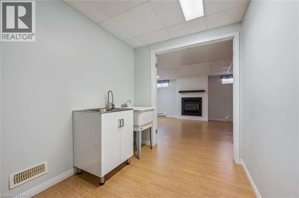 23 Darlington Place, Kitchener, Ontario  N2A 3M3 - Photo 30 - 40837613