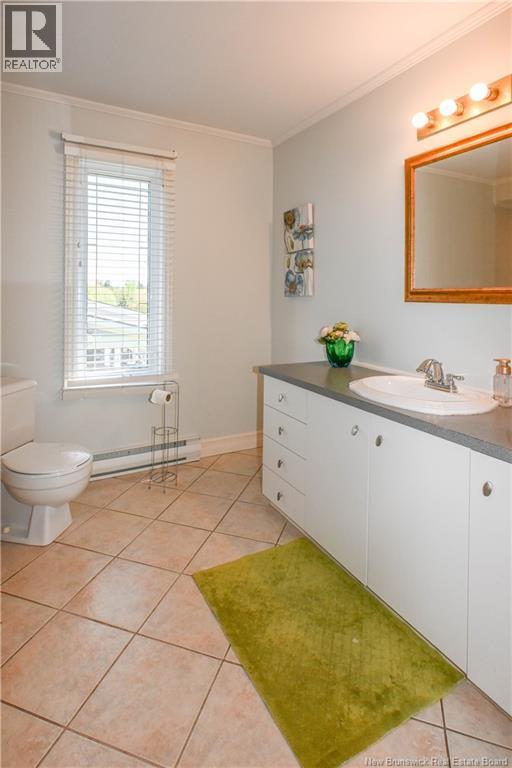 62 Parisé Street, Caraquet, New Brunswick  E1W 1B6 - Photo 31 - NB141466
