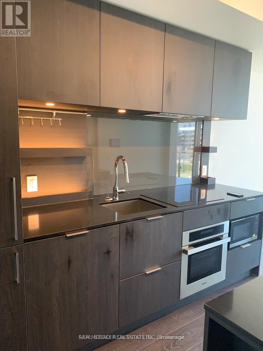 301 - 28 Ann Street E, Mississauga, Ontario  L5G 0E1 - Photo 11 - W12972552