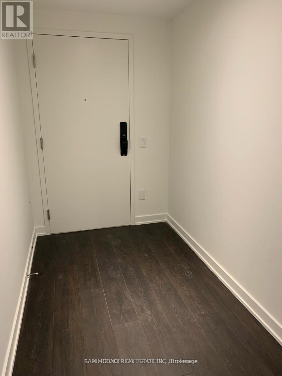 301 - 28 Ann Street E, Mississauga, Ontario  L5G 0E1 - Photo 13 - W12972552