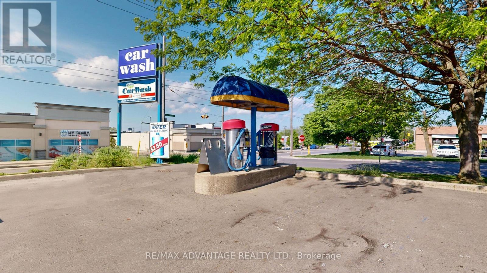 39 Base Line Road W, London South, Ontario  N6J 1V5 - Photo 3 - X13419008