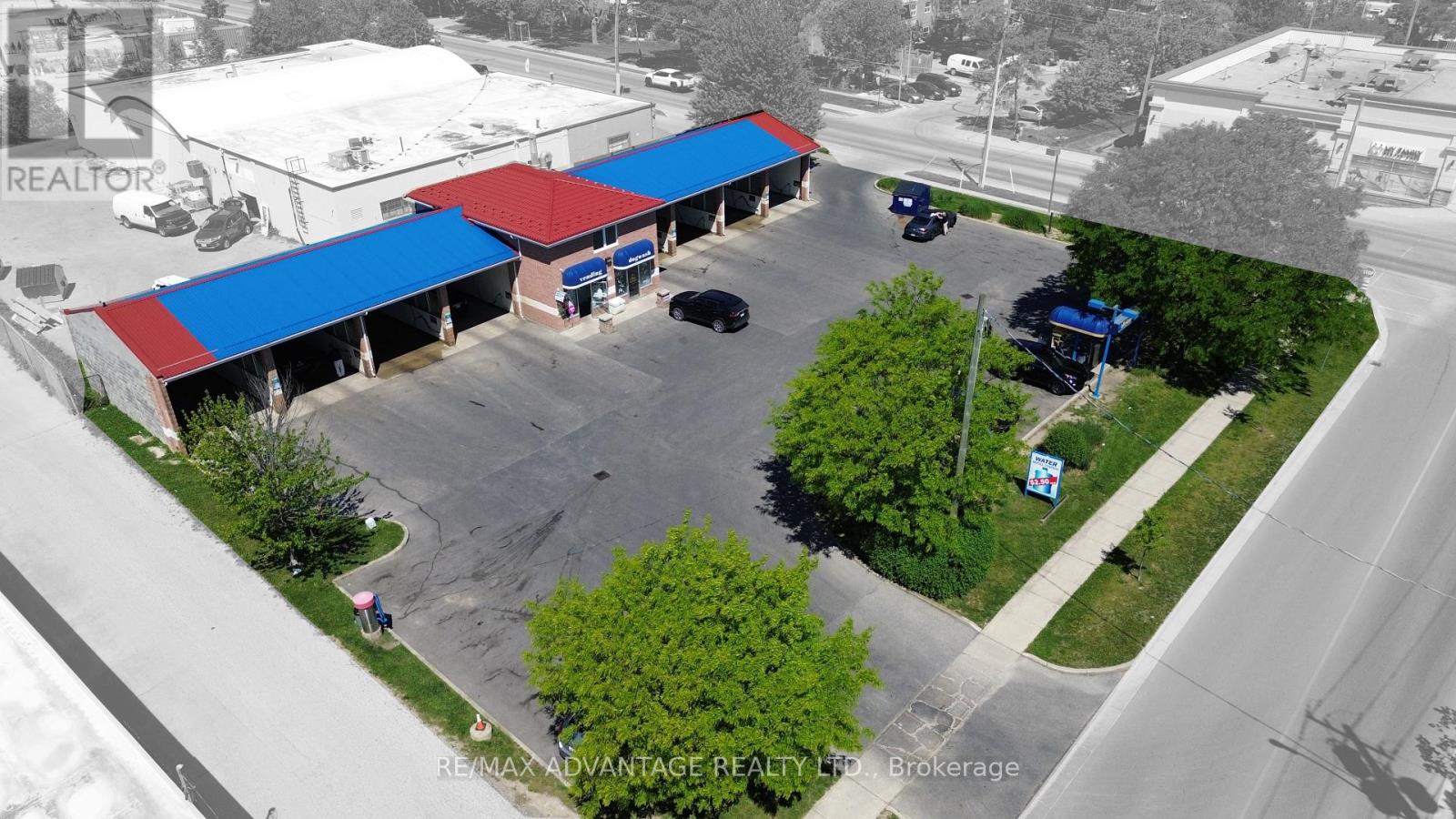 39 Base Line Road W, London South, Ontario  N6J 1V5 - Photo 2 - X13419010