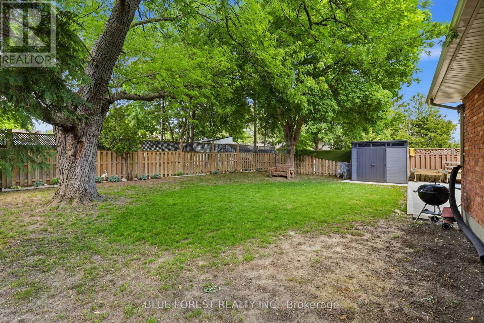 11 Hillsborough Road, London South, Ontario  N6J 2E7 - Photo 34 - X13419044