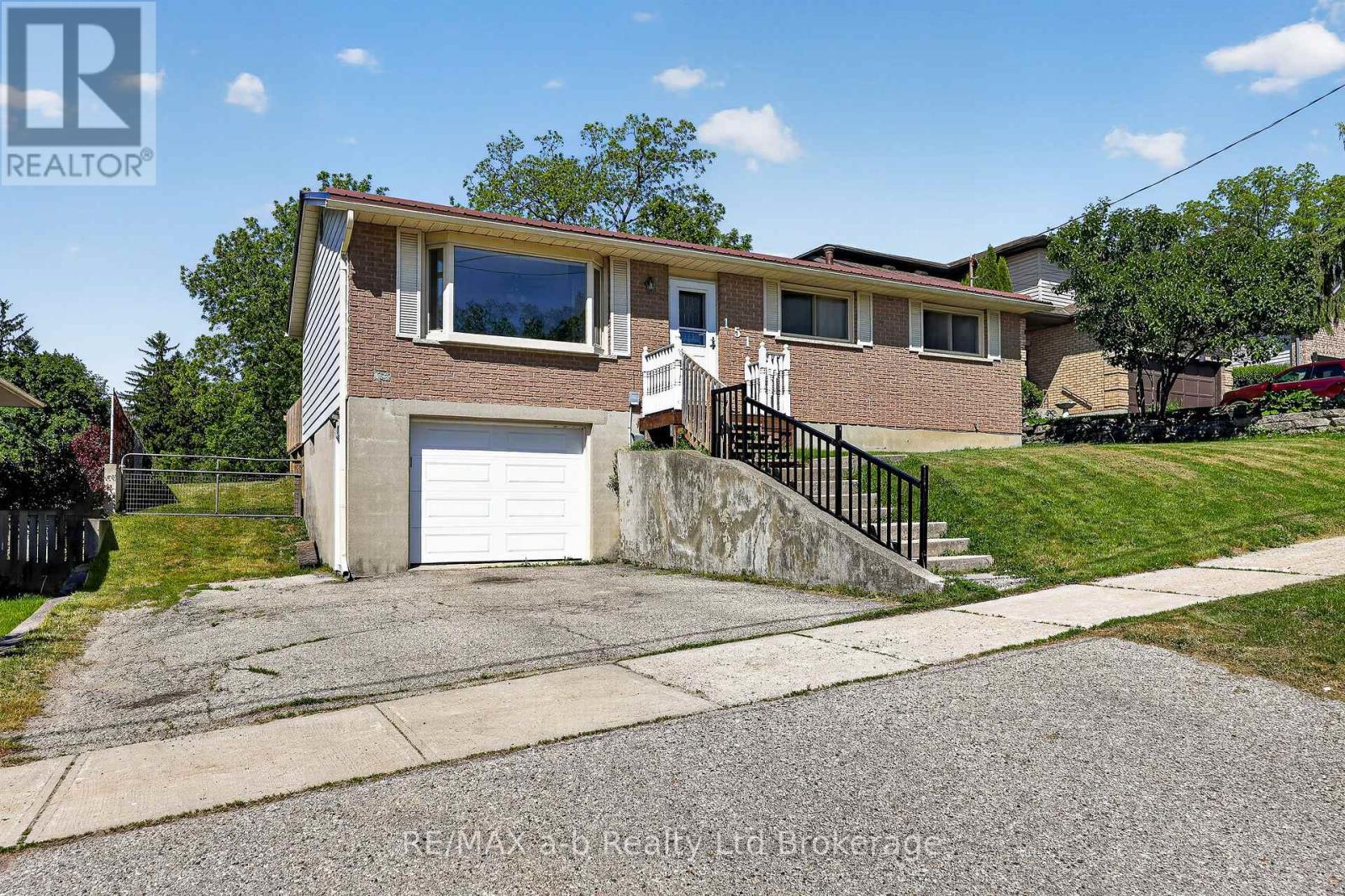 151 Mckeand Street, Ingersoll, Ontario N5C 3J1 - Photo 3 - X13419264