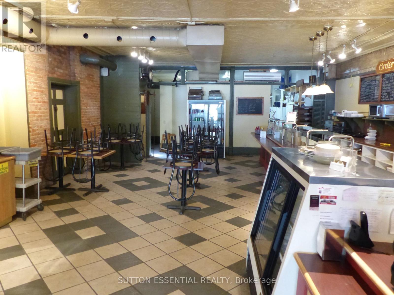 31 King Street W, Brockville, Ontario  K6V 3P7 - Photo 2 - X13419142