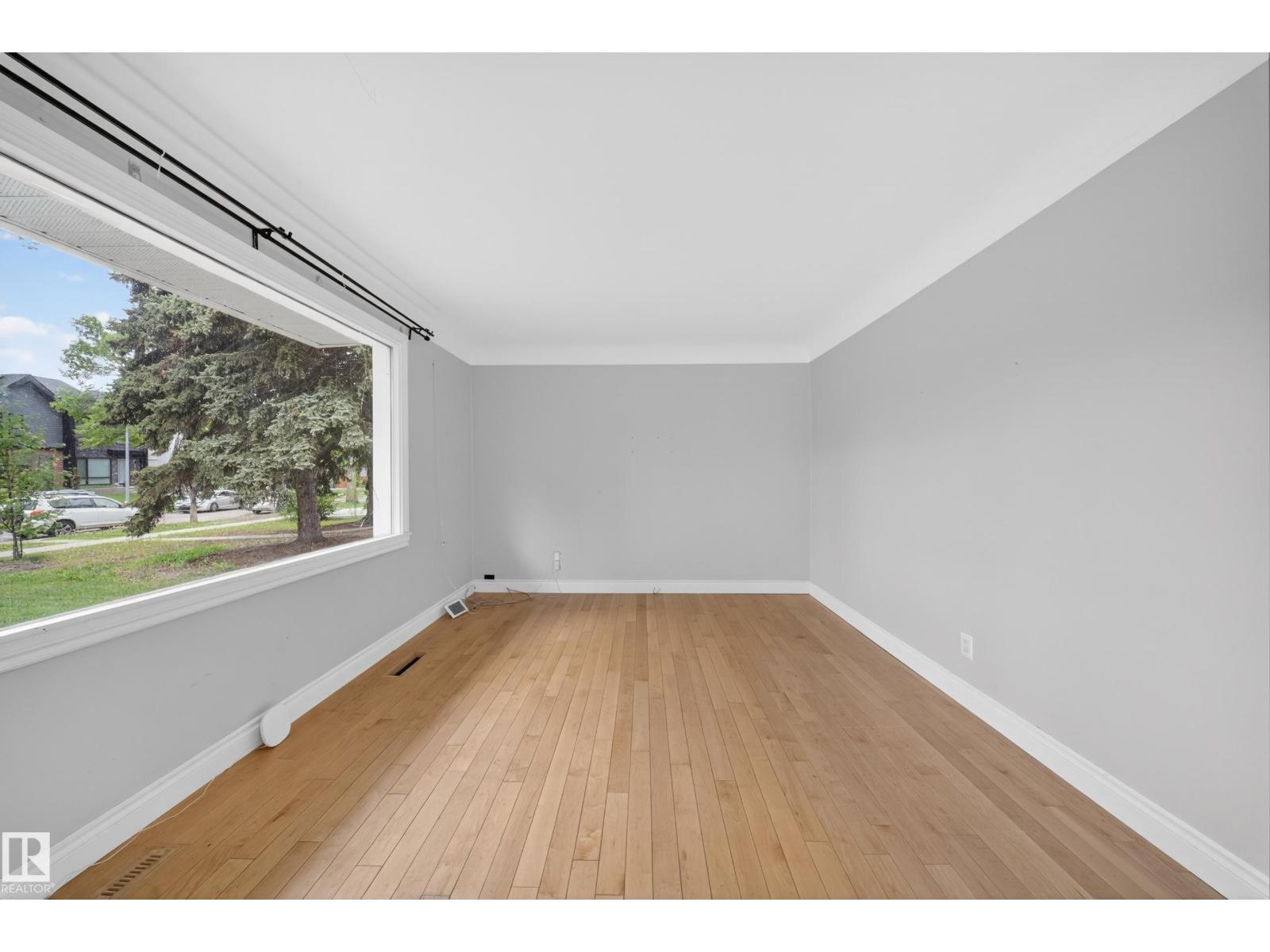 8706 83 Av NW, Edmonton, Alberta  T6C 1B3 - Photo 10 - E4492574