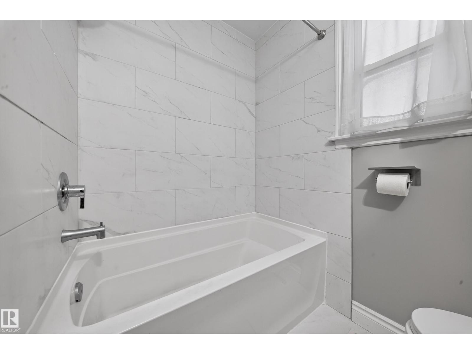 8706 83 Av NW, Edmonton, Alberta  T6C 1B3 - Photo 20 - E4492574