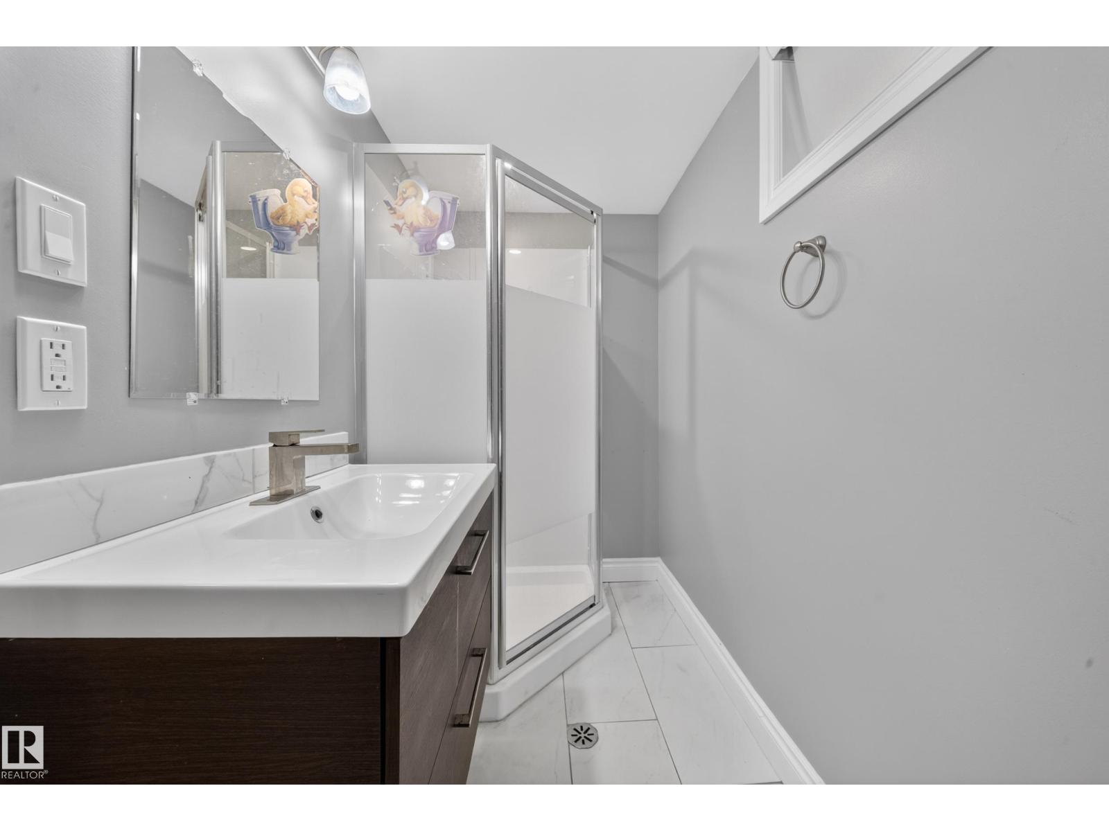 8706 83 Av NW, Edmonton, Alberta  T6C 1B3 - Photo 34 - E4492574