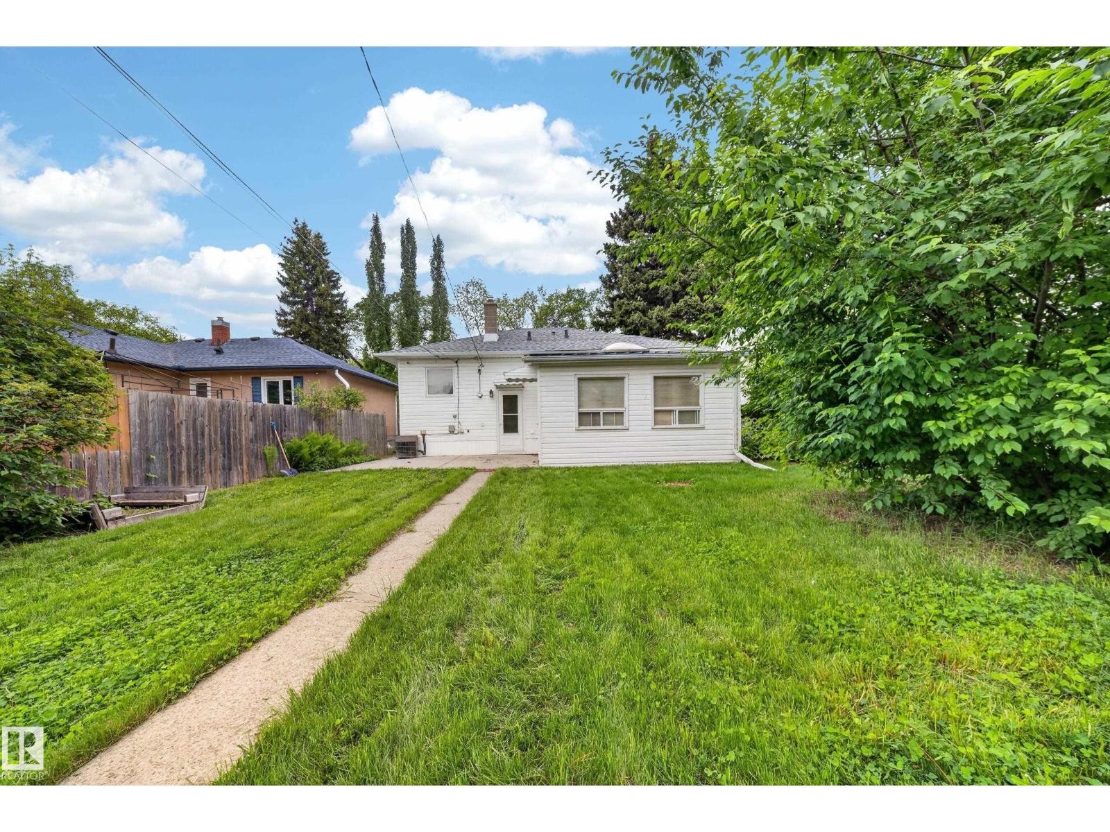 8706 83 Av NW, Edmonton, Alberta  T6C 1B3 - Photo 39 - E4492574