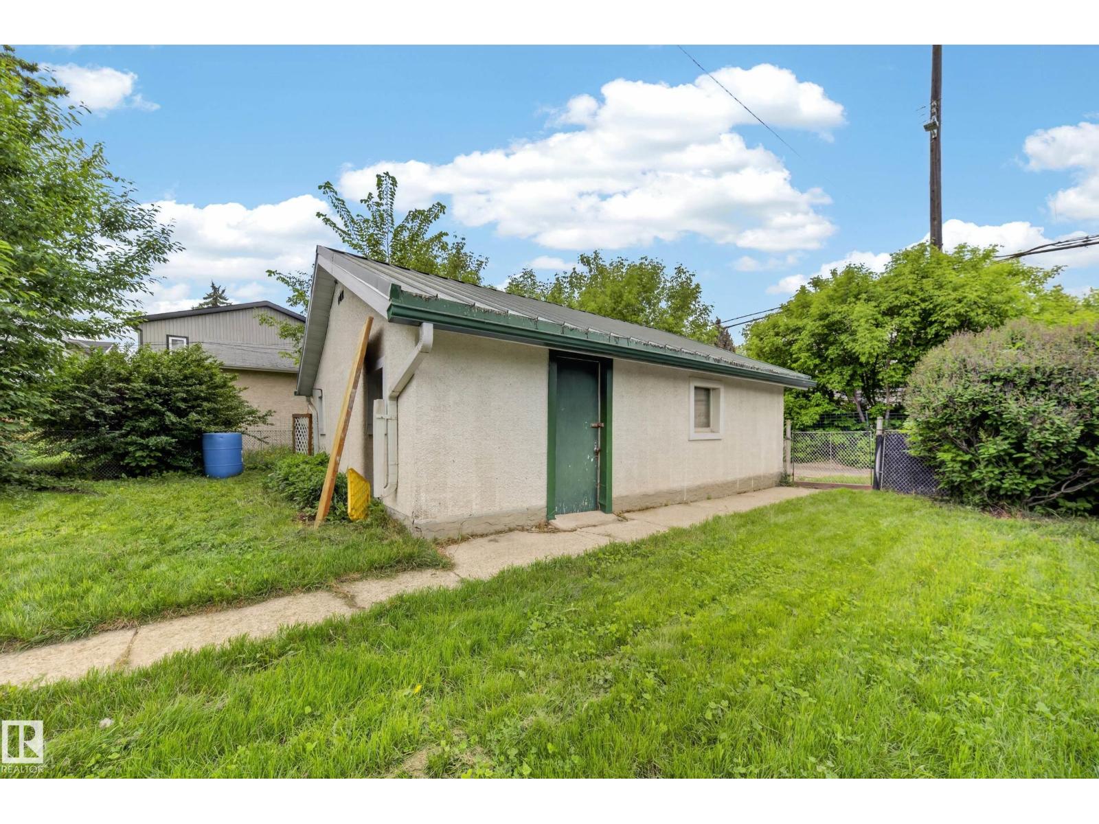 8706 83 Av NW, Edmonton, Alberta  T6C 1B3 - Photo 40 - E4492574