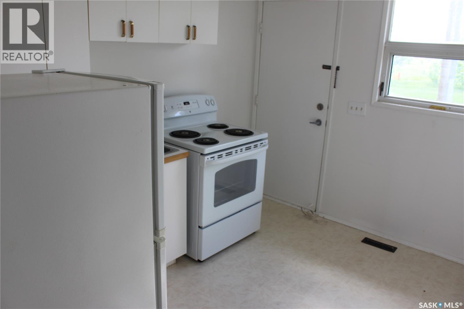 810 8th Street, Chaplin, Saskatchewan  S0H 0V0 - Photo 7 - SK038753