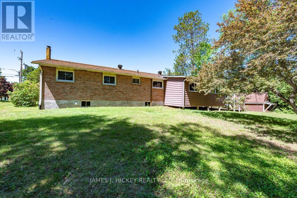 7 Martin Street, Laurentian Hills, Ontario  K0J 1J0 - Photo 42 - X12955880