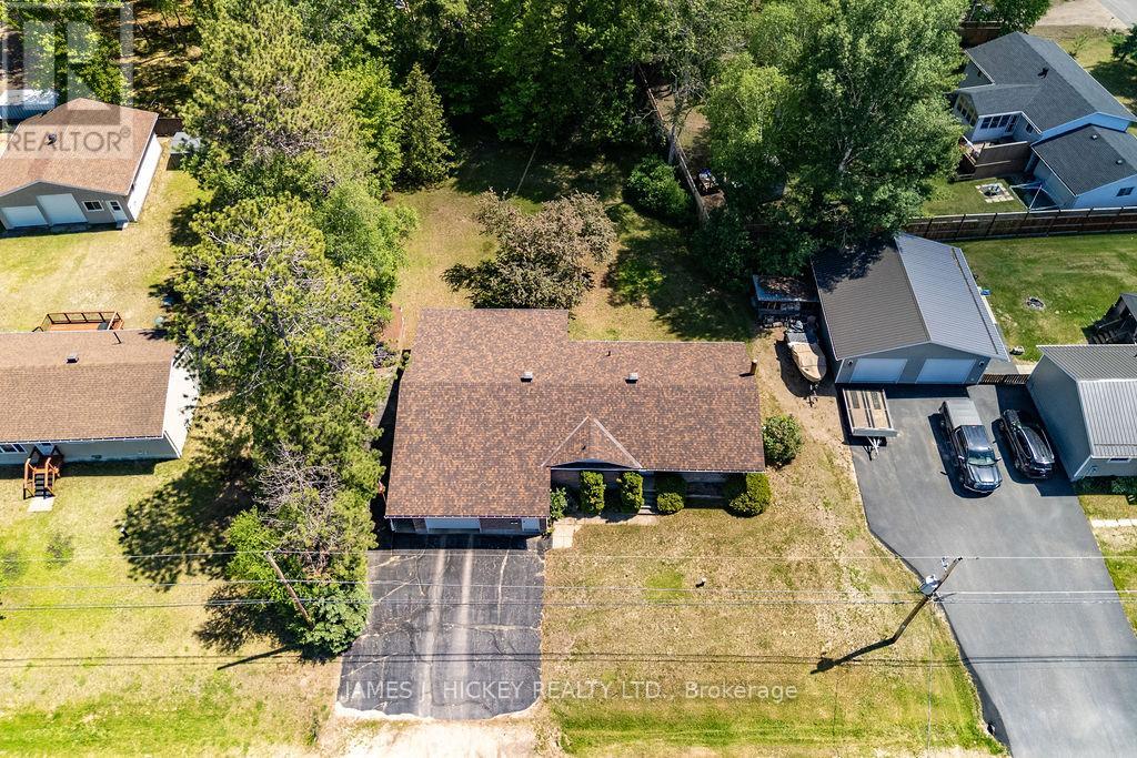 7 Martin Street, Laurentian Hills, Ontario  K0J 1J0 - Photo 47 - X12955880