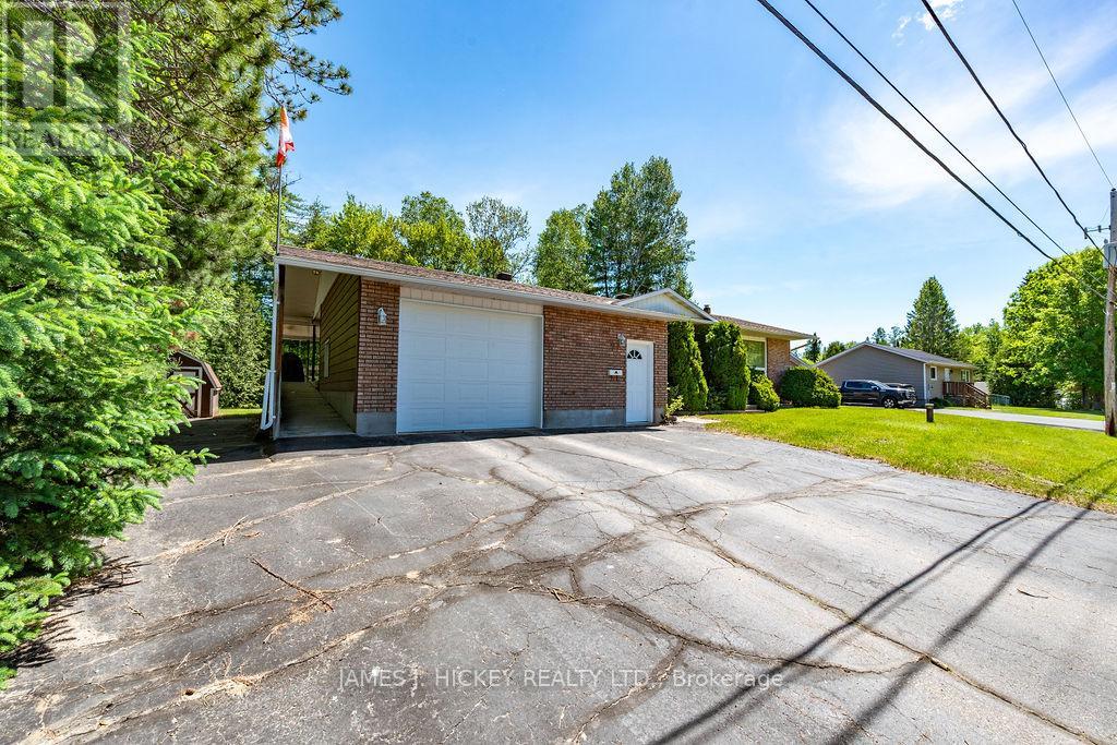 7 Martin Street, Laurentian Hills, Ontario  K0J 1J0 - Photo 45 - X12955880