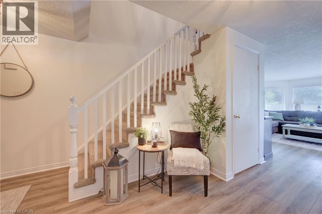 243 Auburn Drive, Waterloo, Ontario  N2K 3X7 - Photo 4 - 40838072