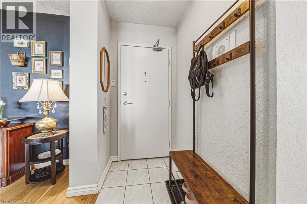 2055 Upper Middle Road Unit# 1606, Burlington, Ontario  L7P 3P4 - Photo 3 - 40837422