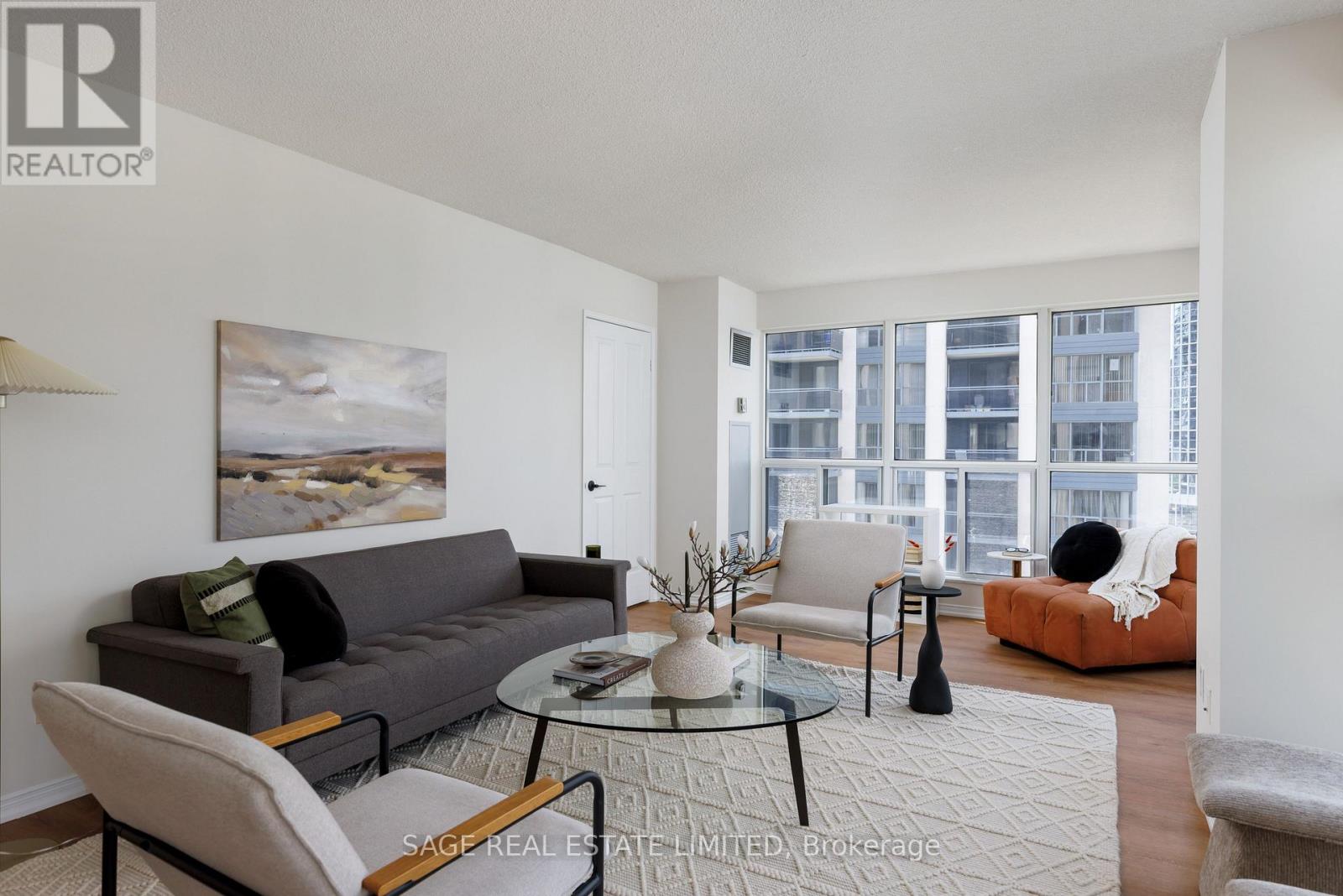 811 - 28 Hollywood Avenue, Toronto, Ontario  M2N 6S4 - Photo 1 - C13418982