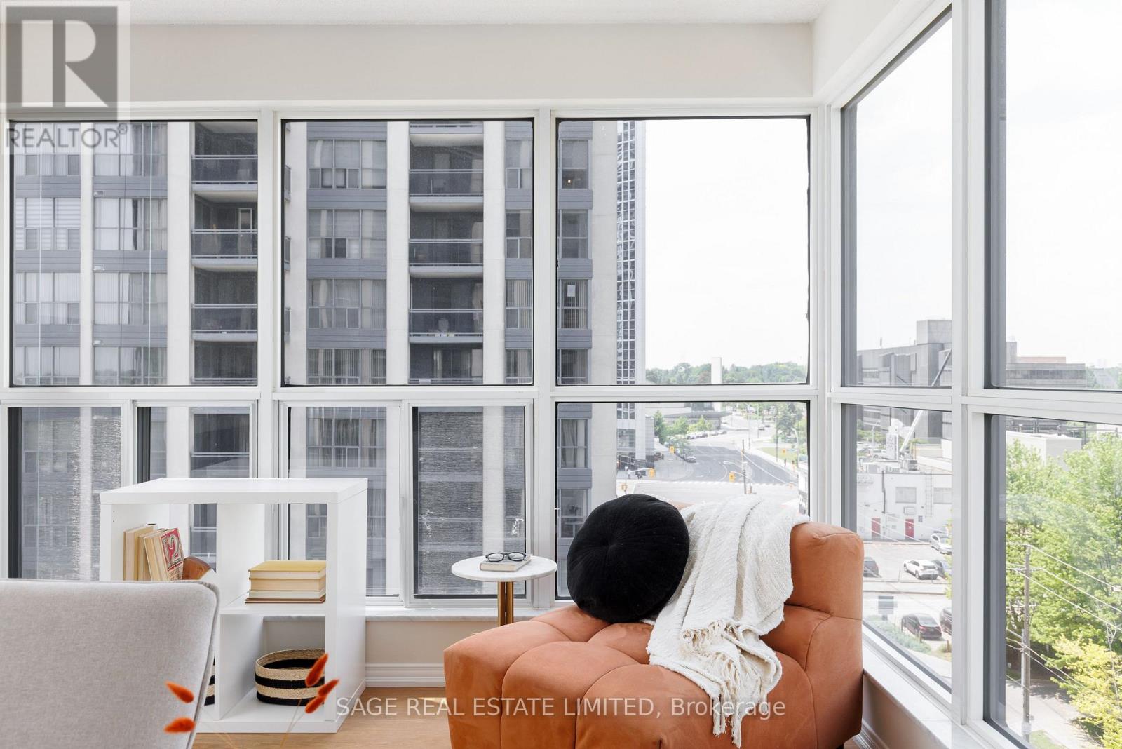 811 - 28 Hollywood Avenue, Toronto, Ontario  M2N 6S4 - Photo 11 - C13418982