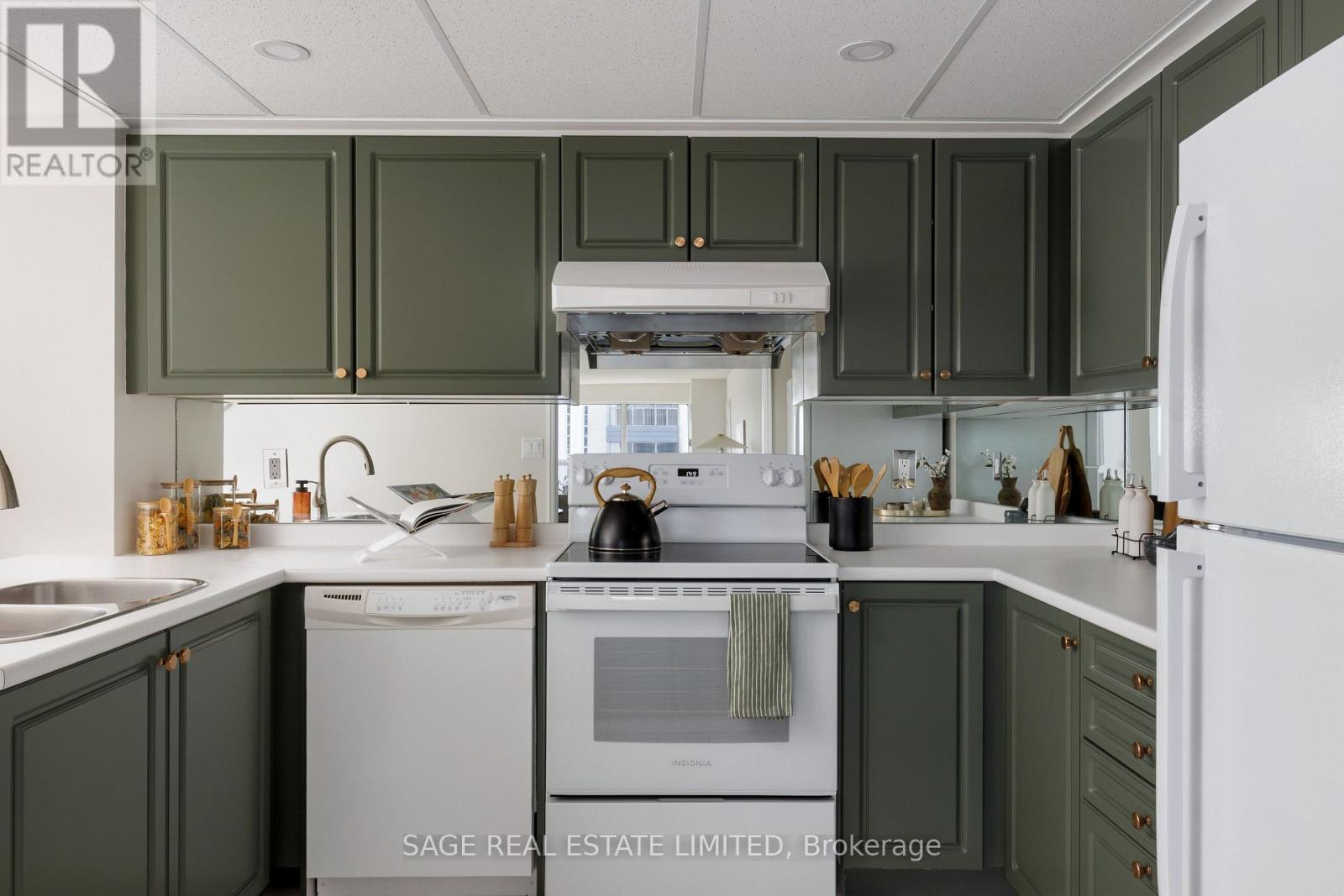 811 - 28 Hollywood Avenue, Toronto, Ontario  M2N 6S4 - Photo 20 - C13418982