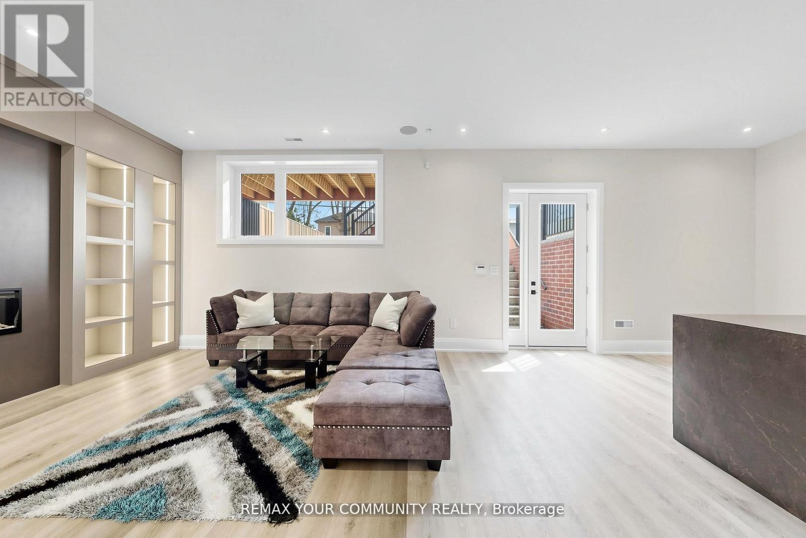 97 Ranee Avenue, Toronto, Ontario  M6A 1N1 - Photo 38 - C13419030