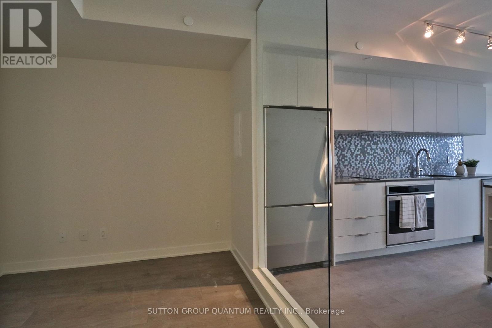 2107 - 2 Sonic Way, Toronto, Ontario  M3C 0P2 - Photo 6 - C13419170