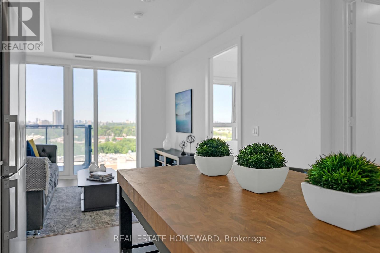 2039 - 20 Inn On The Park Drive, Toronto, Ontario  M3C 0P8 - Photo 7 - C13419248
